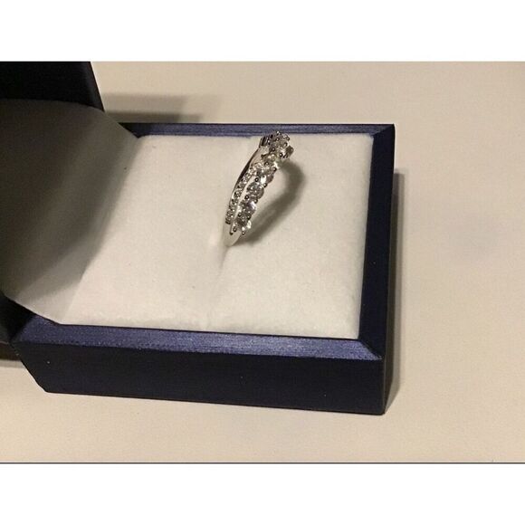 Sparkling White Topaz Crossover Infinity Band Ring Sz 8~.925 Sterling Silver - Picture 2 of 3
